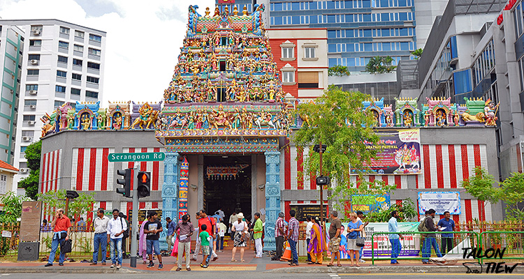บริเวณด้านหน้าทางเข้าวัดแขก ศรีวีรมากาลีอัมมัน Sri Veerama Kaliamman Temple