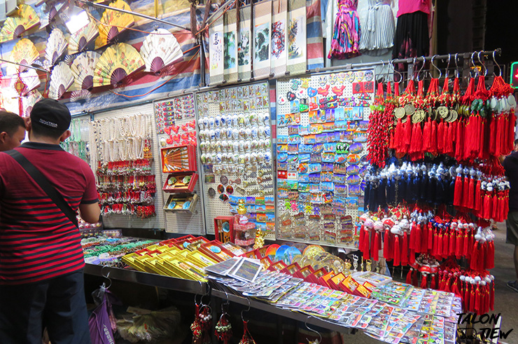 ของฝากของที่ระลึกต่างๆที่ตลาดเลดี้ มาร์เก็ต Ladies Market