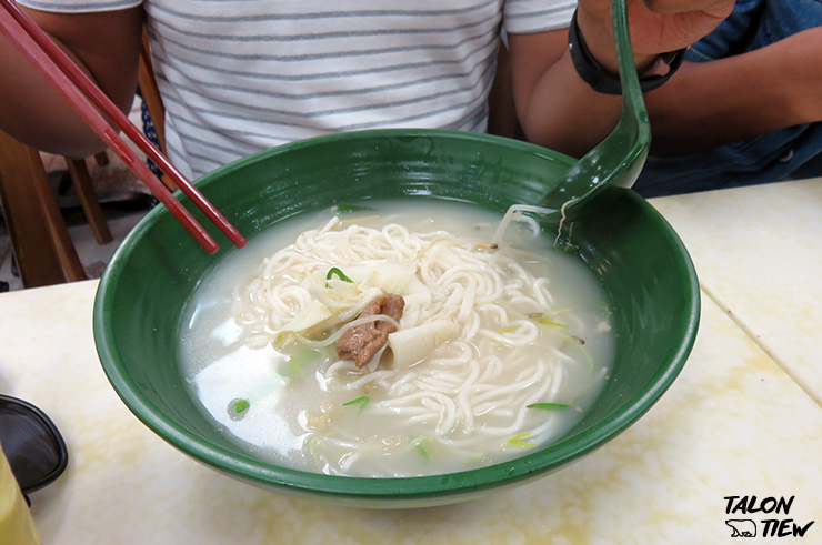 เมนูก๋วยเตี๋ยวซุปต้นตำรับร้าน Eat Together