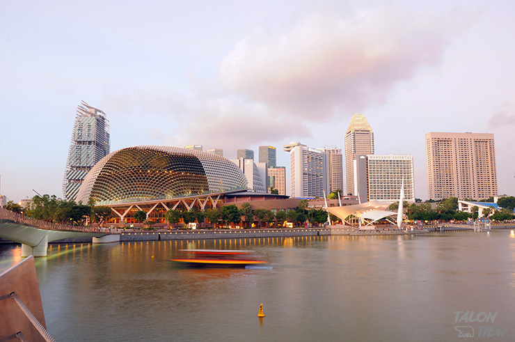 มุมภาพถ่ายจากบนสะพานจูบิลลี่ Jubilee Bridge