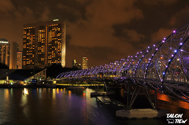 มุมภาพถ่ายจากบนสะพานเกลียว ฮีลิกซ์ Helix Bridge