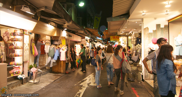 ร้านค้าต่างๆภายในตลาดกลางคืน Shida Night Market
