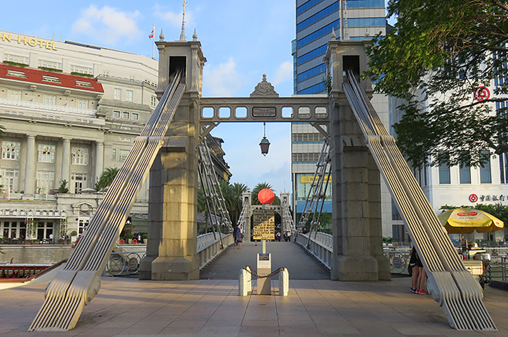 สะพานคาเวนาห์ Cavenagh Bridge จากฝั่งเหนือหน้าพิพิธภัณท์