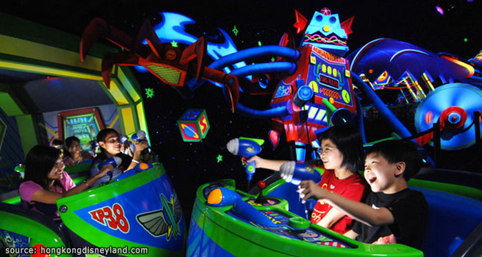 ฮ่องกงดีสนีย์แลนด์-–-Hong-Kong-Disneyland-Tomorrowland