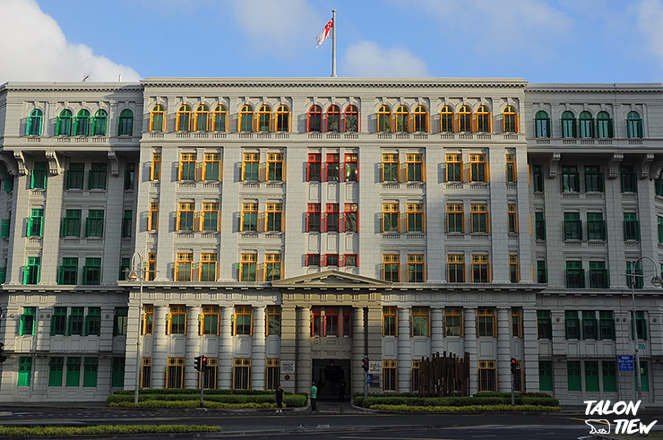 สีสันสดใสของหน้าต่างอาคาร Ministry of Culture