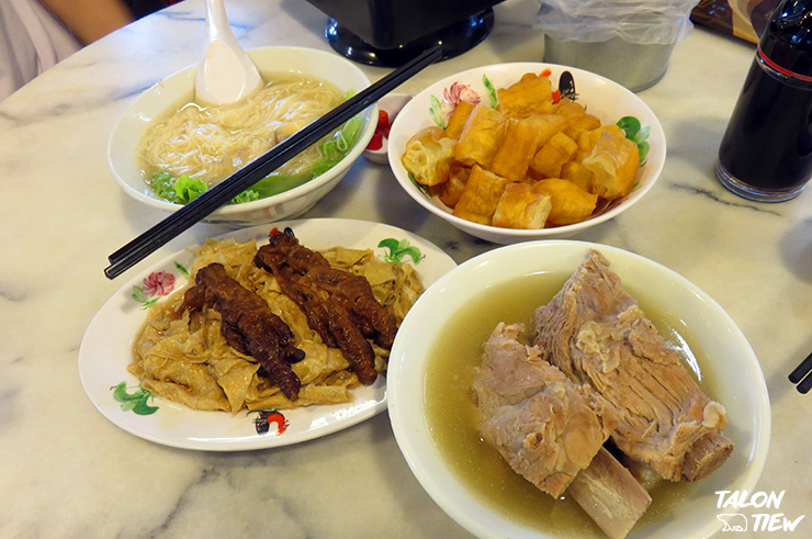 เมนูอาหารจานเด็ดของร้านซองฟา บักกุ๊ดเต๋(Song Fa Bak Kut Teh)