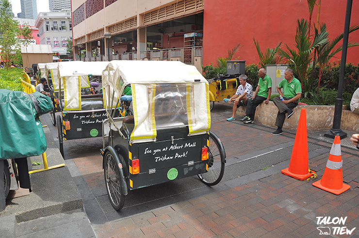 บริเวณรถสายล้อถีบที่หน้าถนน Albert Street