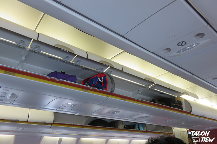 ช่องใสกระเป๋าในเครื่องบิน