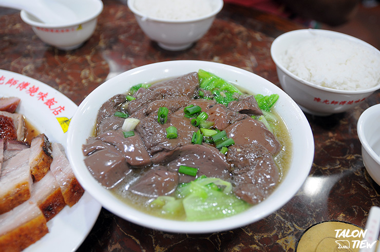 เมนูต้มเลือดหมูที่ที่หอม หวาน อร่อยกำลังดีของร้านชางคองกี่(Chan Kuong Kei Casa De Pasto)