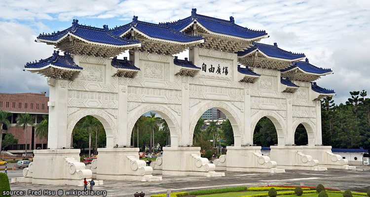 ซุ้มประตูจตุรัสเสรีภาพ(Freedom Square Memorial Arch)