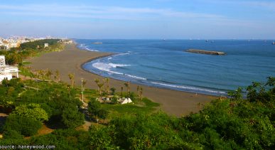 ถนนคนเดิน Miaoqian หรือถนนอาหารทะเลบนเกาะฉีจิน Cijin Island