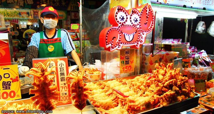 ร้านขายอาหารภายในตลาดกลางคืนลิ่วเหอ Liuhe Night Market