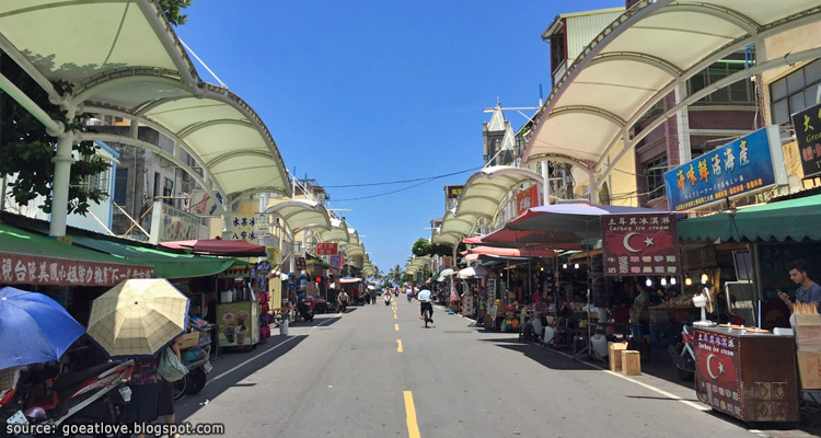 ถนนคนเดิน-Miaoqian-หรือถนนอาหารทะเลบนเกาะฉีจิน-Cijin-Island