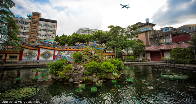 สระน้ำที่วัดขงจื้อไทเป Taipei Confucius Temple