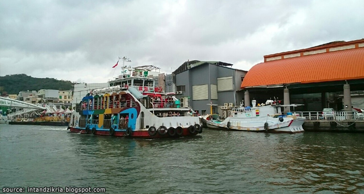 เรือเฟอรี่ข้ามฝากไปเกาะฉีจิน Cijin Island