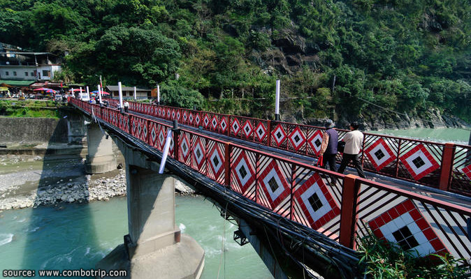 สะพาน Lanshang Bridge เมือง Wulai