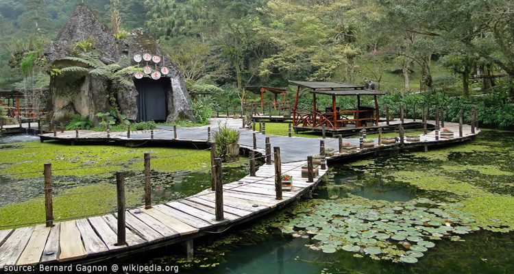 บรรยากาศภายในสวนสนุก Yun-Hsien Park 