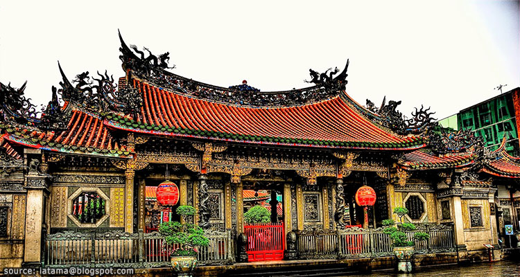 วัดหลงซาน (Longshan Temple) 